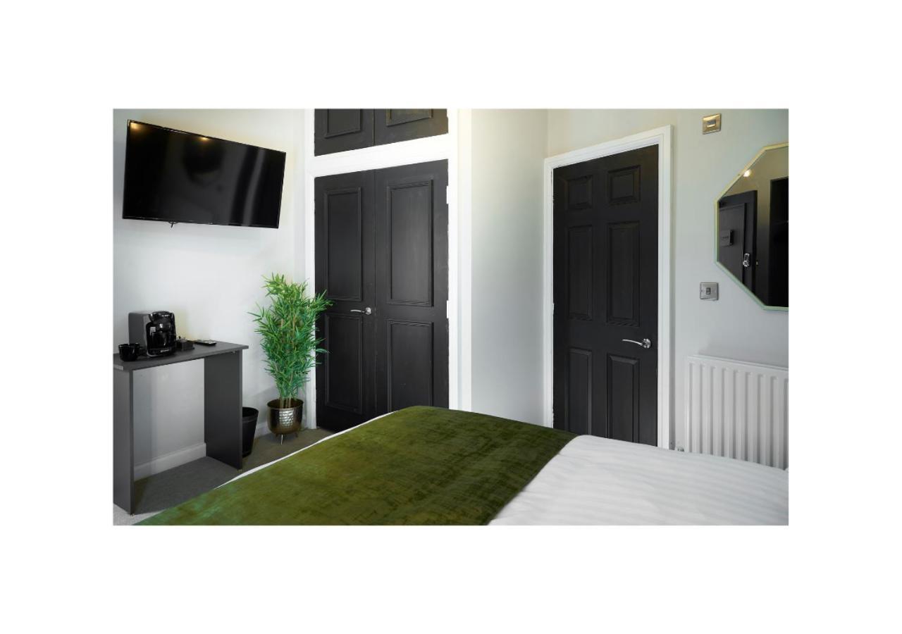 @ 2 Tancred Road Guest house Liverpool