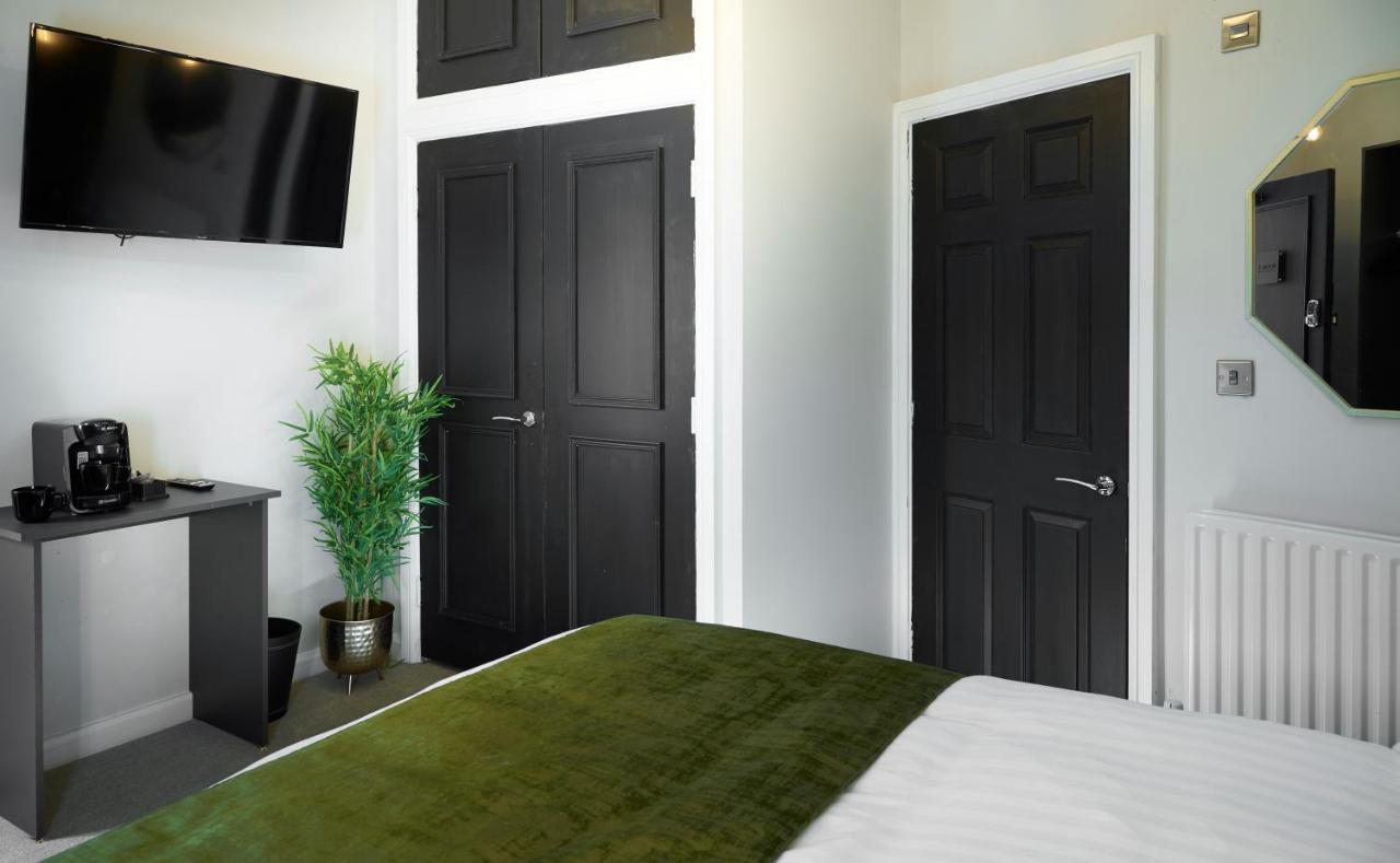 @ 2 Tancred Road Guest house
